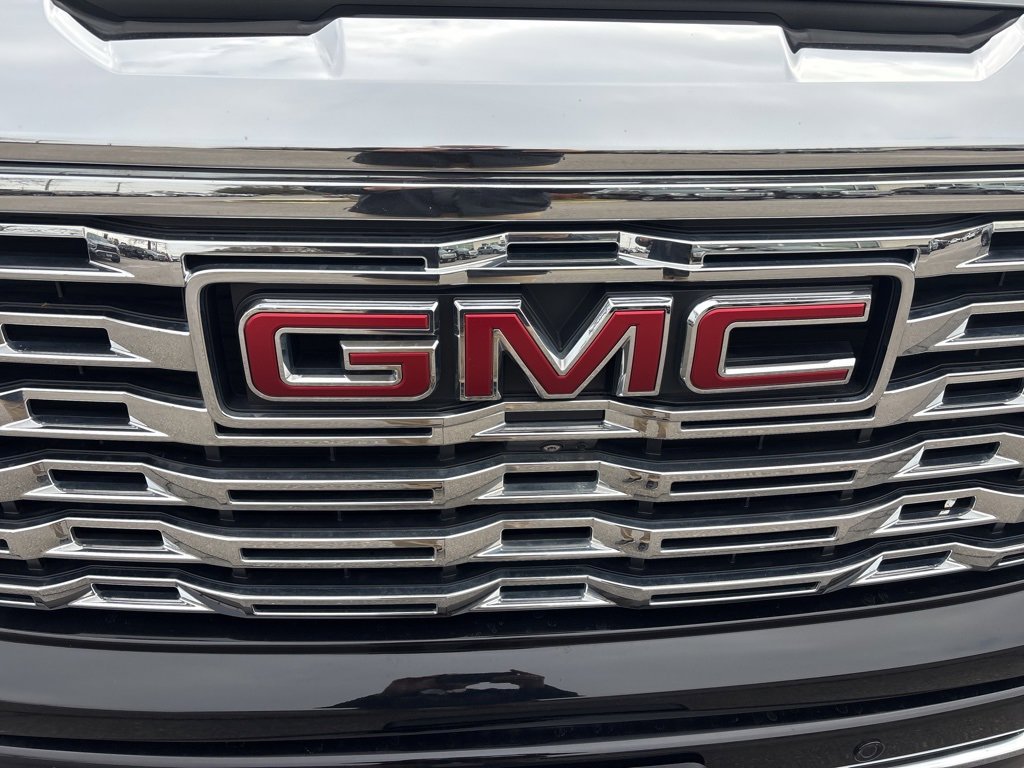 Used 2022 GMC Sierra 1500 Denali w/ Denali Reserve Package image 2