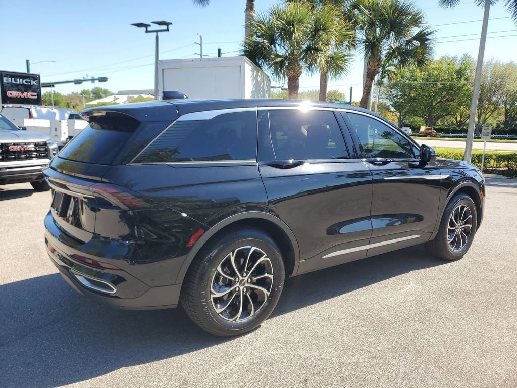 Used 2024 Lincoln Nautilus Premier w/ Equipment Group 102A image 6