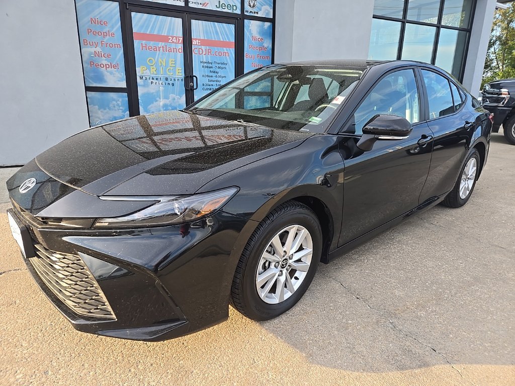 Used 2025 Toyota Camry LE FWD image 2