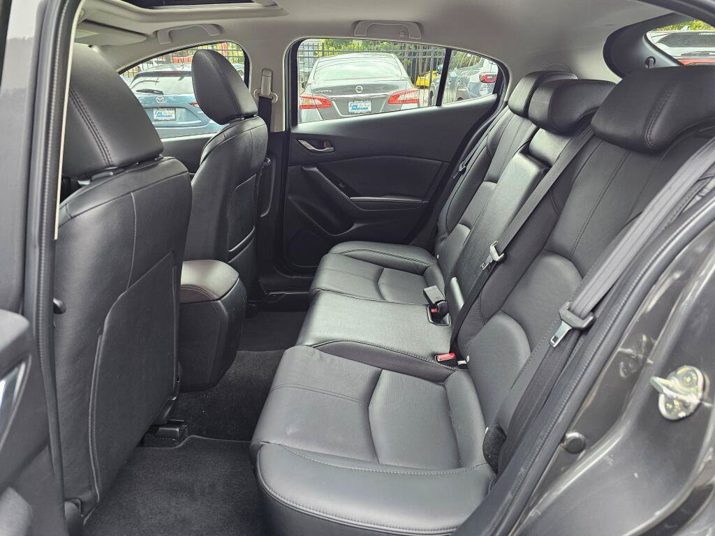Used 2018 MAZDA MAZDA3 Grand Touring FWD image 17