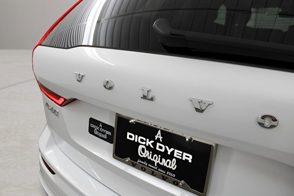 Used 2025 Volvo XC60 B5 Ultra image 32