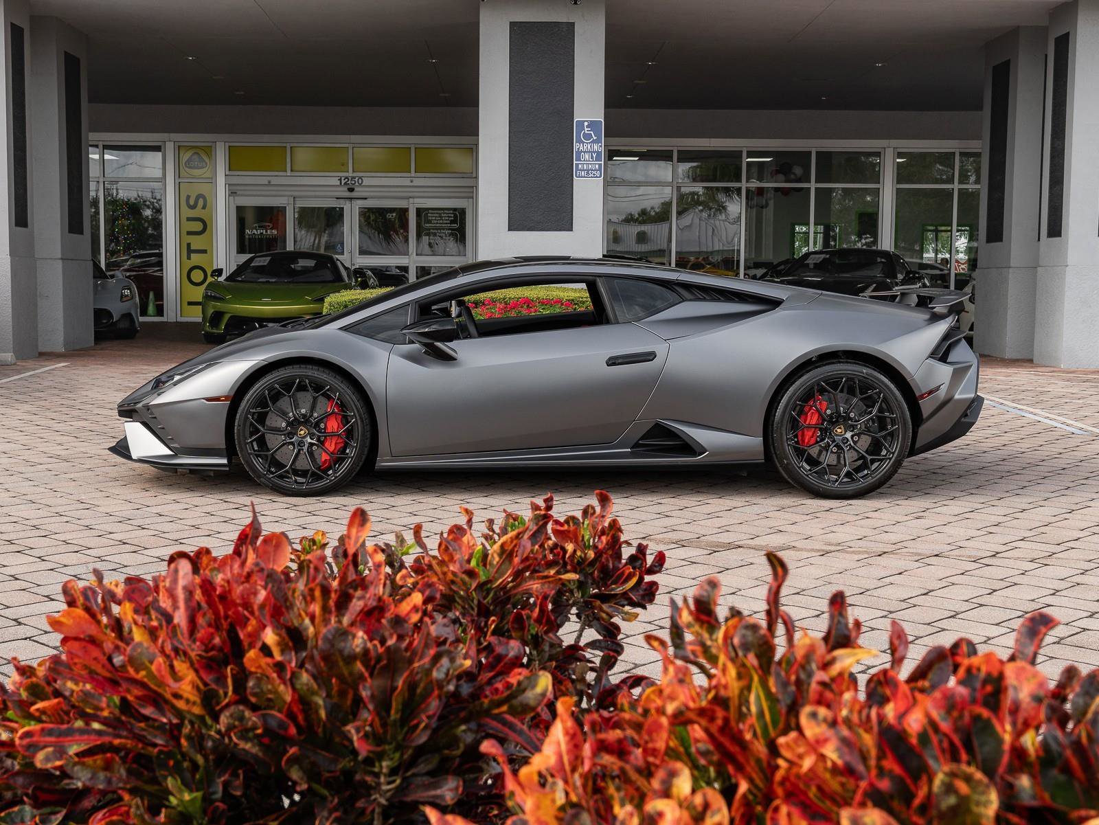 Used 2024 Lamborghini Huracan Tecnica image 7