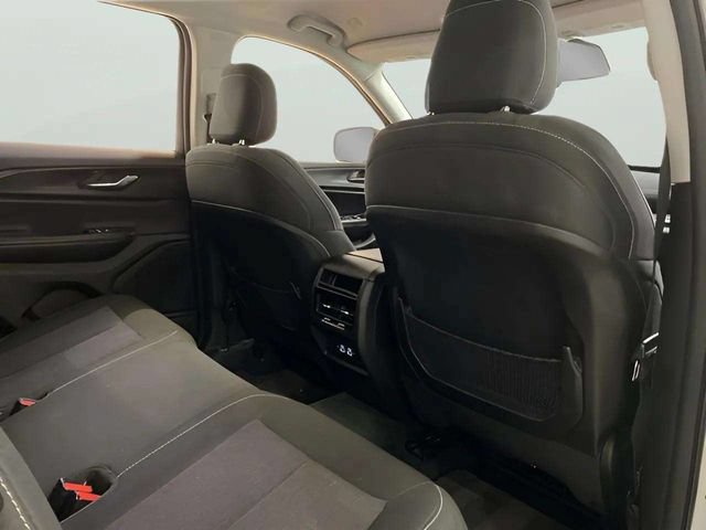 Used 2024 Jeep Grand Cherokee Laredo RWD image 65