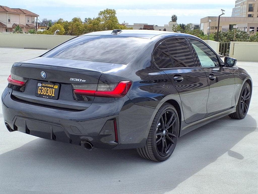 Used 2023 BMW 330e w/ M Sport Package image 4