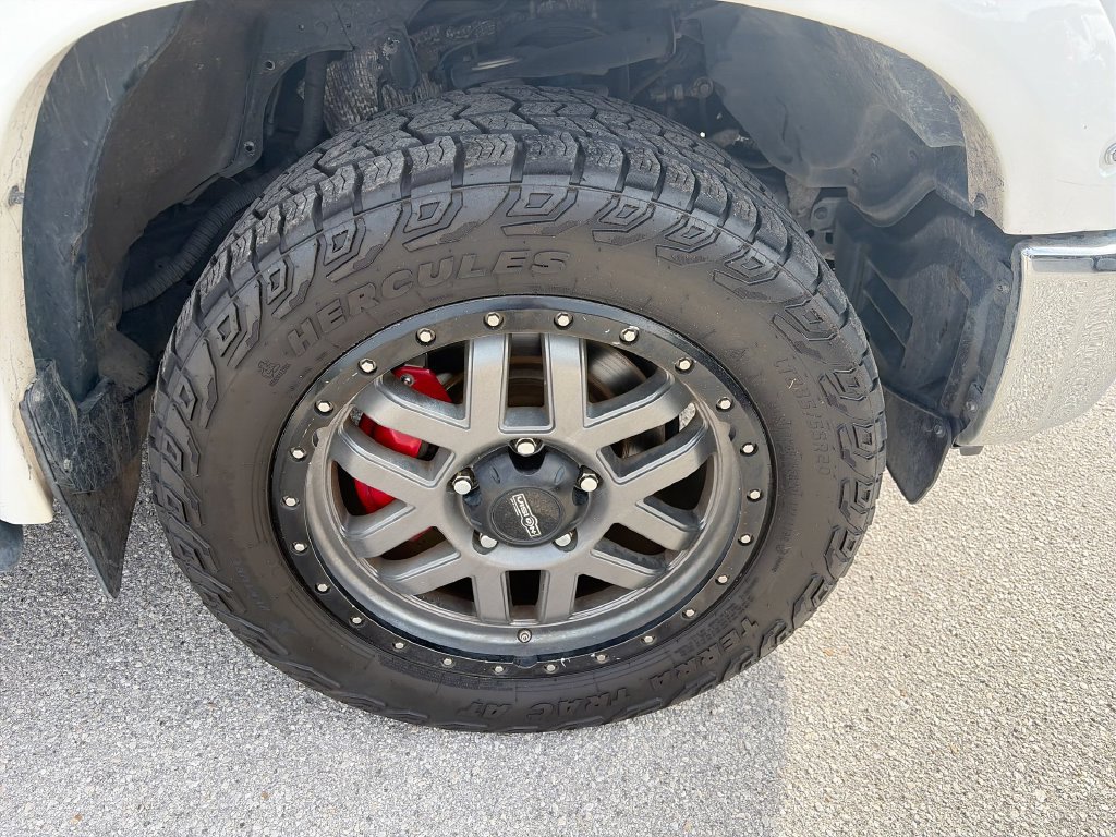 Used 2017 Toyota Tundra SR5 w/ TRD Off Road Package AWD/4WD image 34