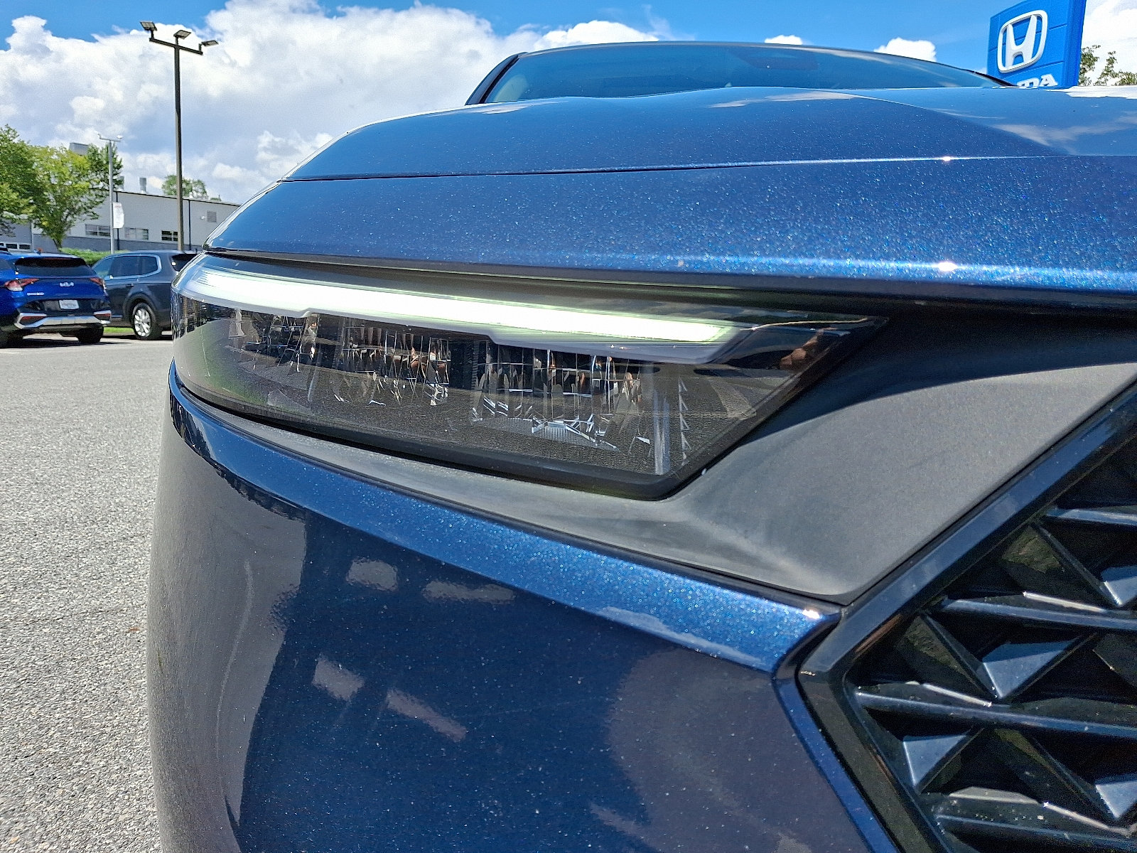 Used 2023 Honda Accord EX image 9