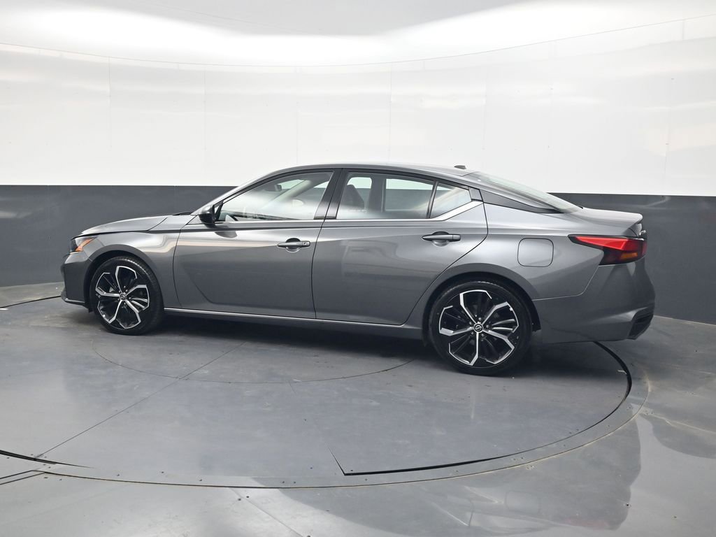 Used 2025 Nissan Altima 2.5 SR FWD image 7
