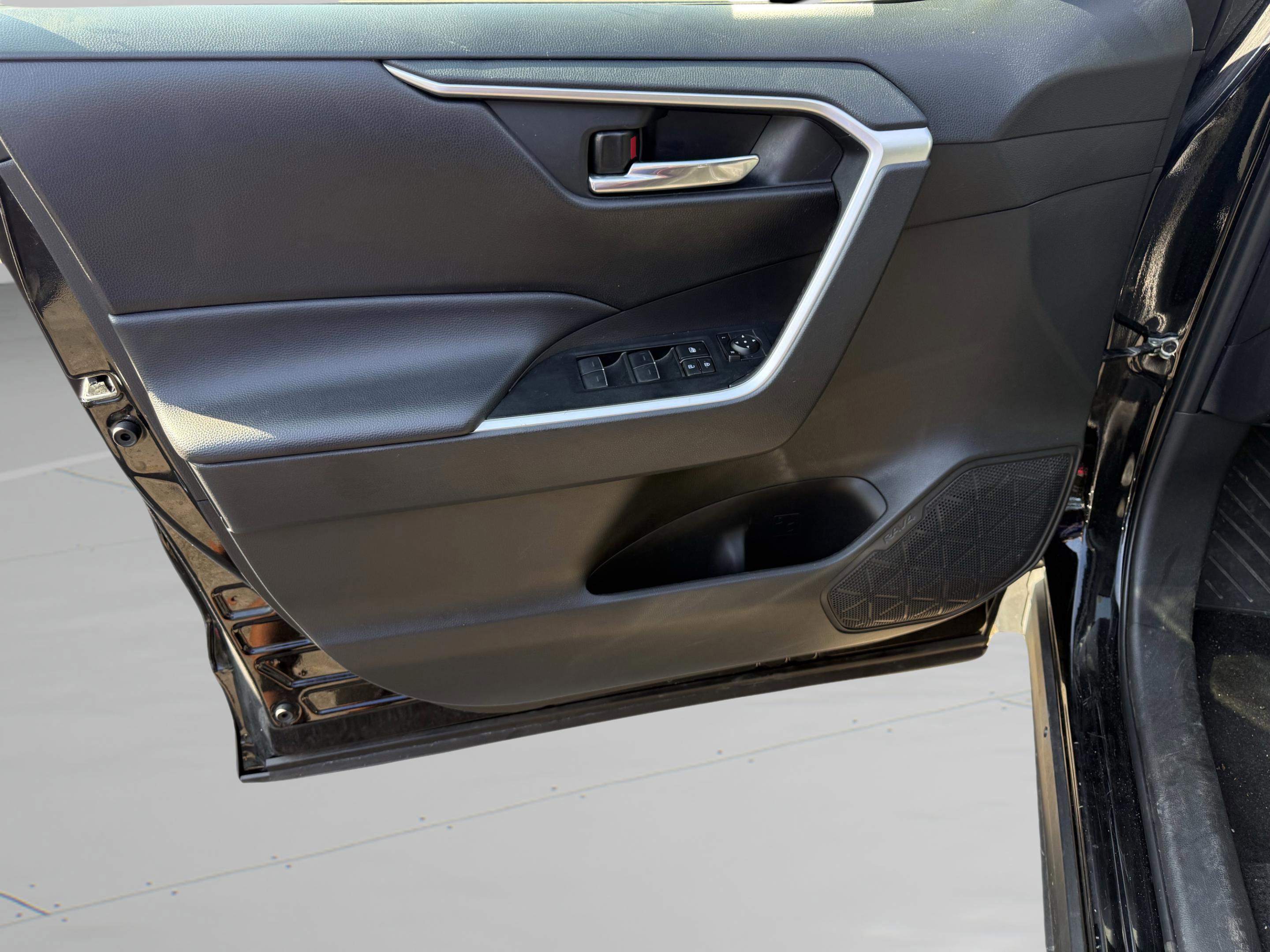 Used 2024 Toyota RAV4 XLE image 11