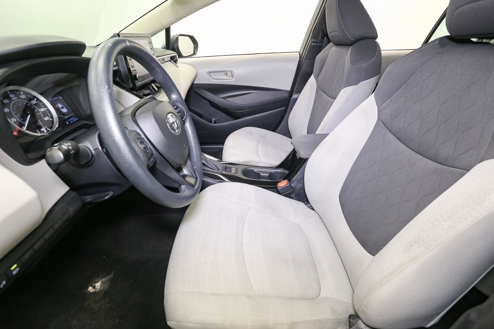 Used 2022 Toyota Corolla LE image 39