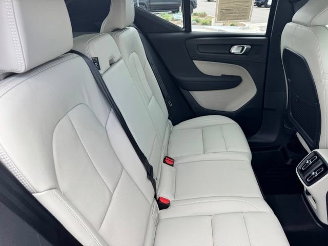 Used 2022 Volvo XC40 T5 Inscription w/ Advanced Package AWD/4WD image 25