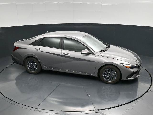 Used 2024 Hyundai Elantra SEL FWD image 36