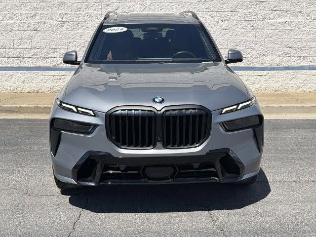 Used 2024 BMW X7 xDrive40i w/ M Sport Package AWD/4WD image 2