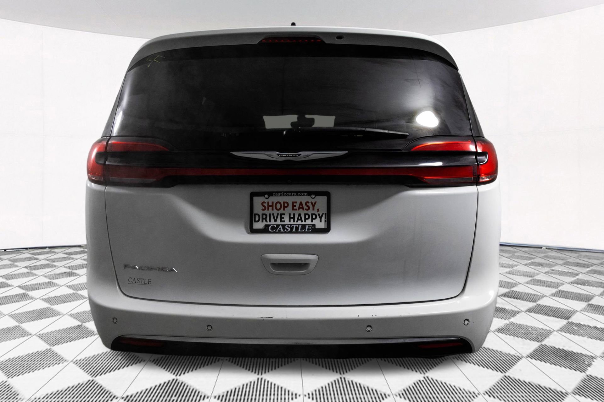 Used 2023 Chrysler Pacifica Touring-L image 12