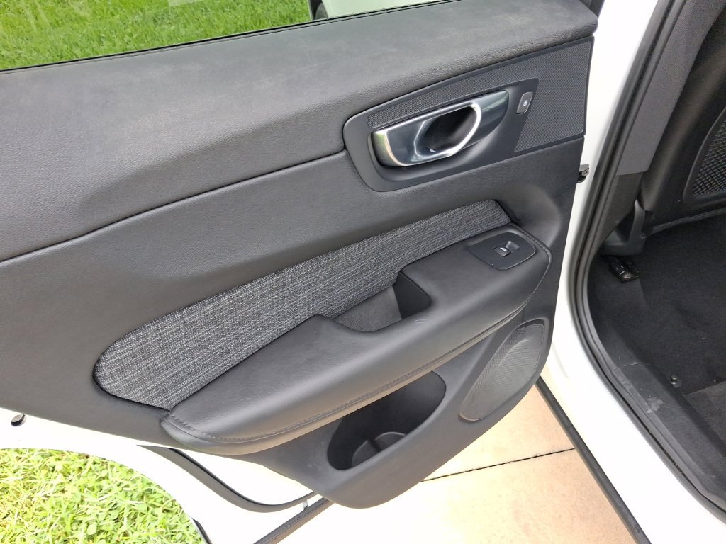 Certified 2024 Volvo XC60 B5 Core AWD/4WD image 11