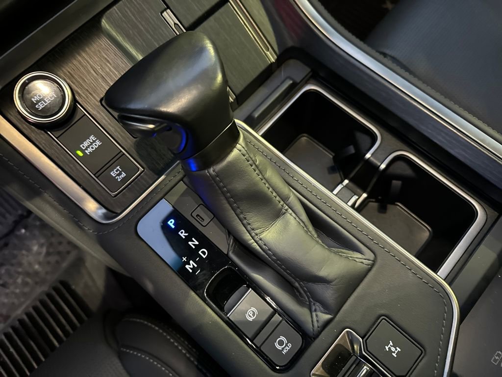 Used 2024 Lexus GX 550 w/ Accessory Package (2T) image 25