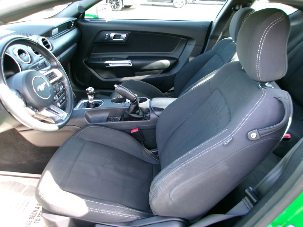 Used 2019 Ford Mustang Coupe image 9