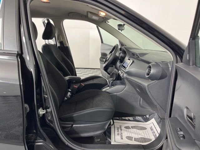 Used 2021 Nissan Kicks S image 32