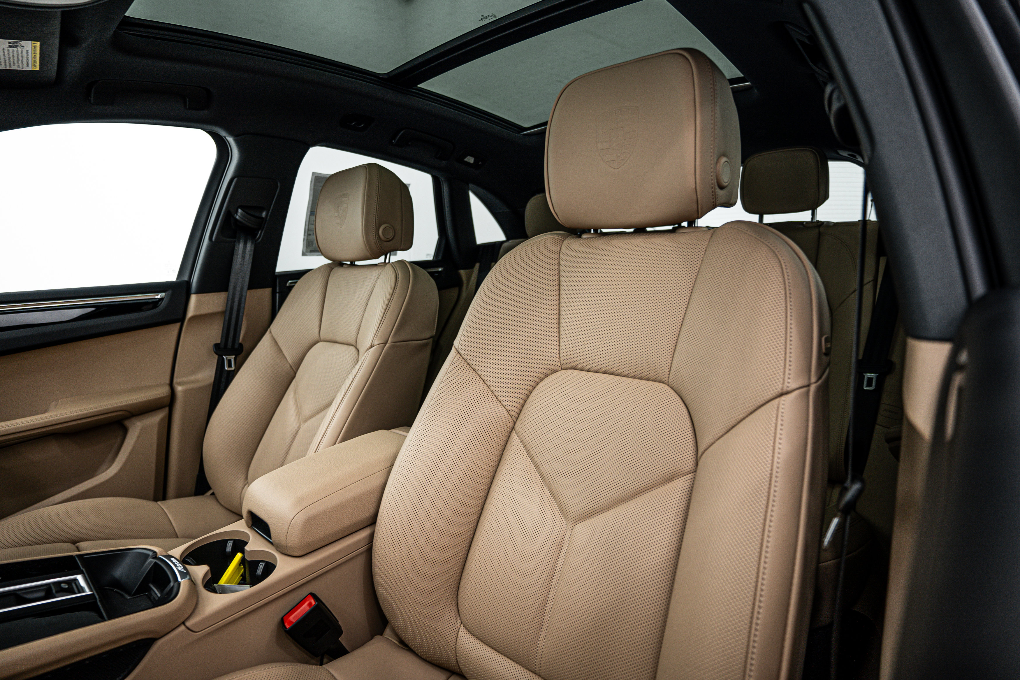 Certified 2025 Porsche Macan image 21