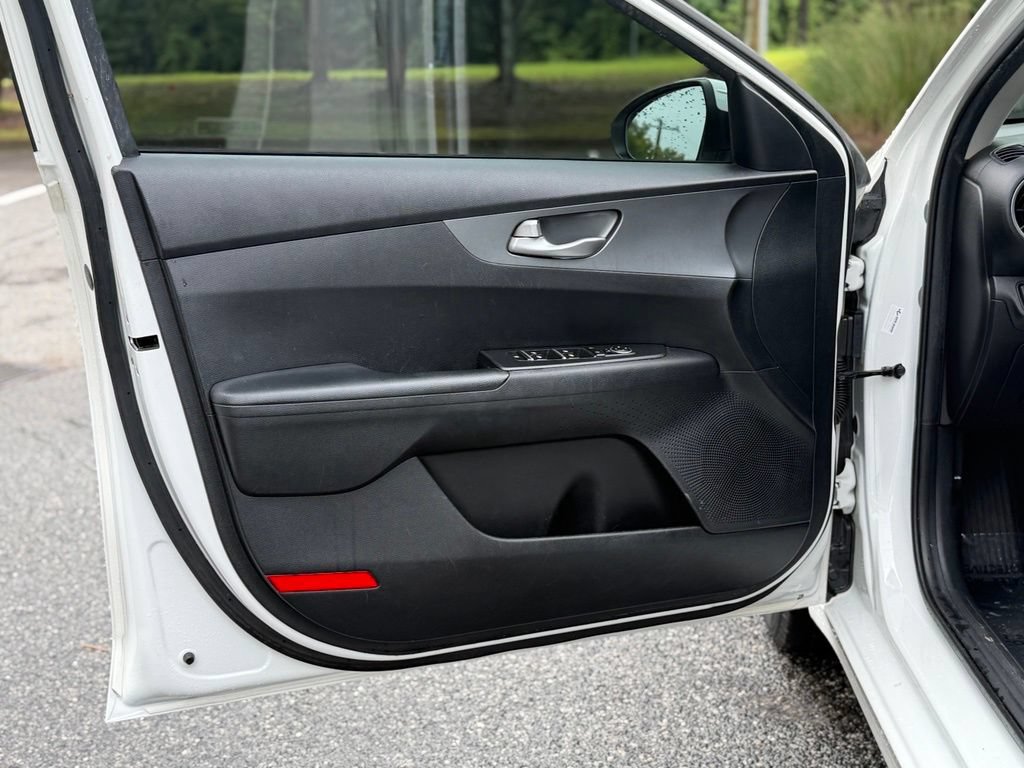 Used 2019 Kia Forte LXS FWD image 9