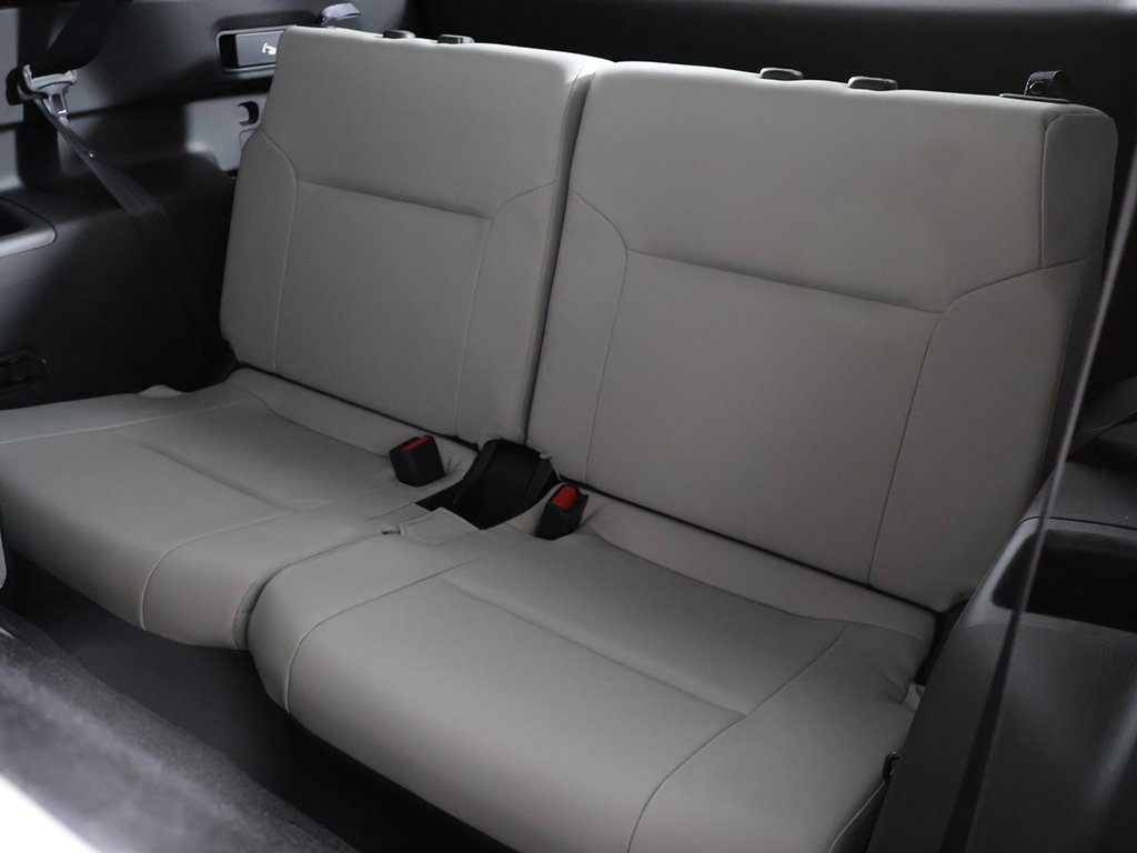 New 2025 Mitsubishi Outlander SE image 35