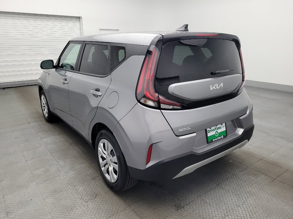 Used 2025 Kia Soul LX image 5