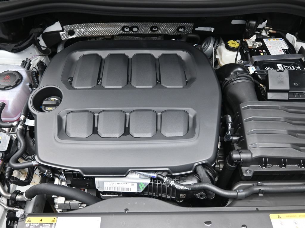 Used 2025 Volkswagen Tiguan SE image 32