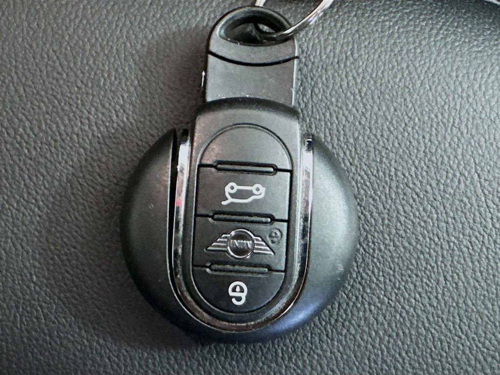 Used 2019 MINI Cooper S w/ Signature Upholstery Package image 35
