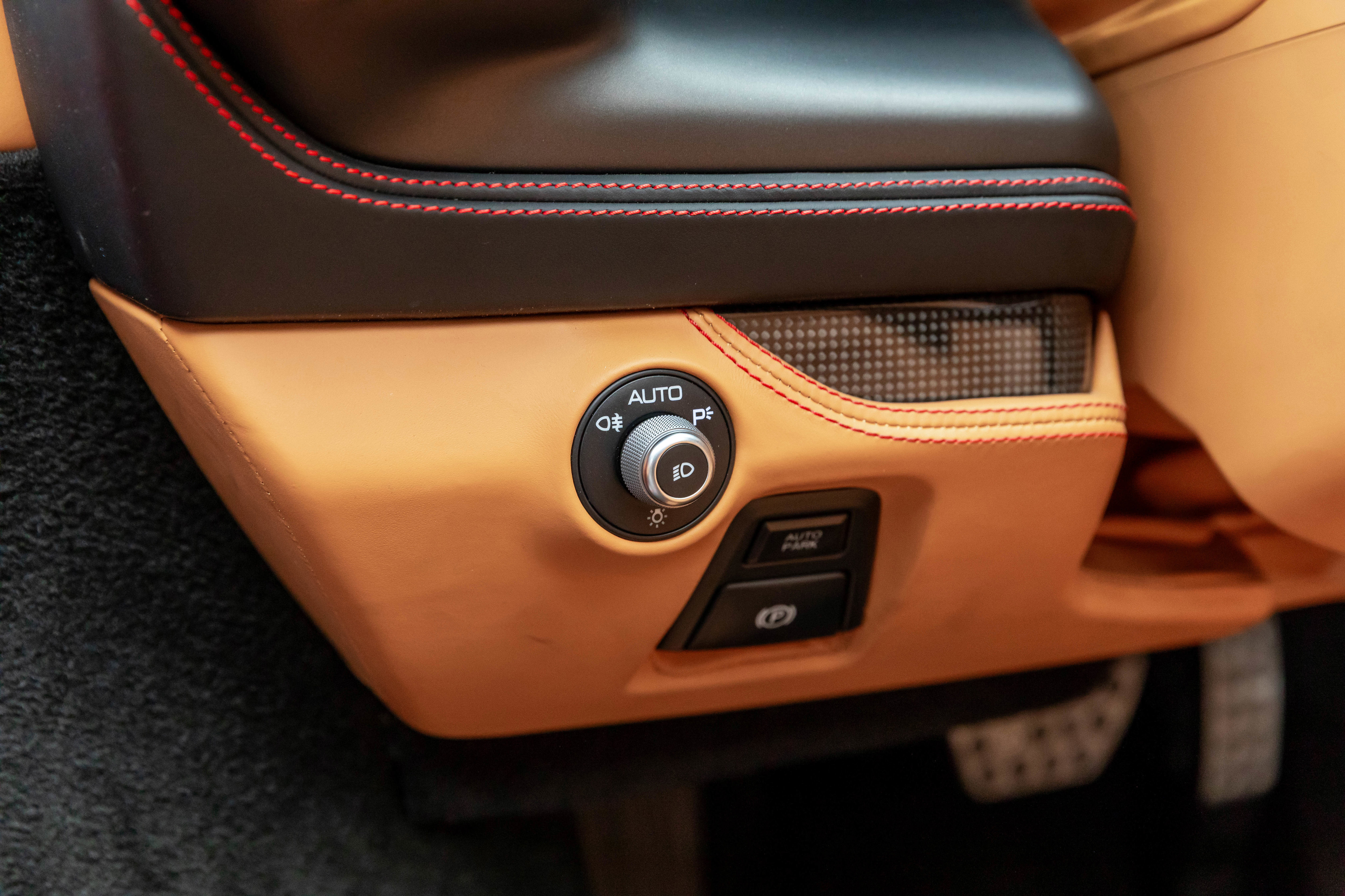 Certified 2022 Ferrari F8 Tributo image 18