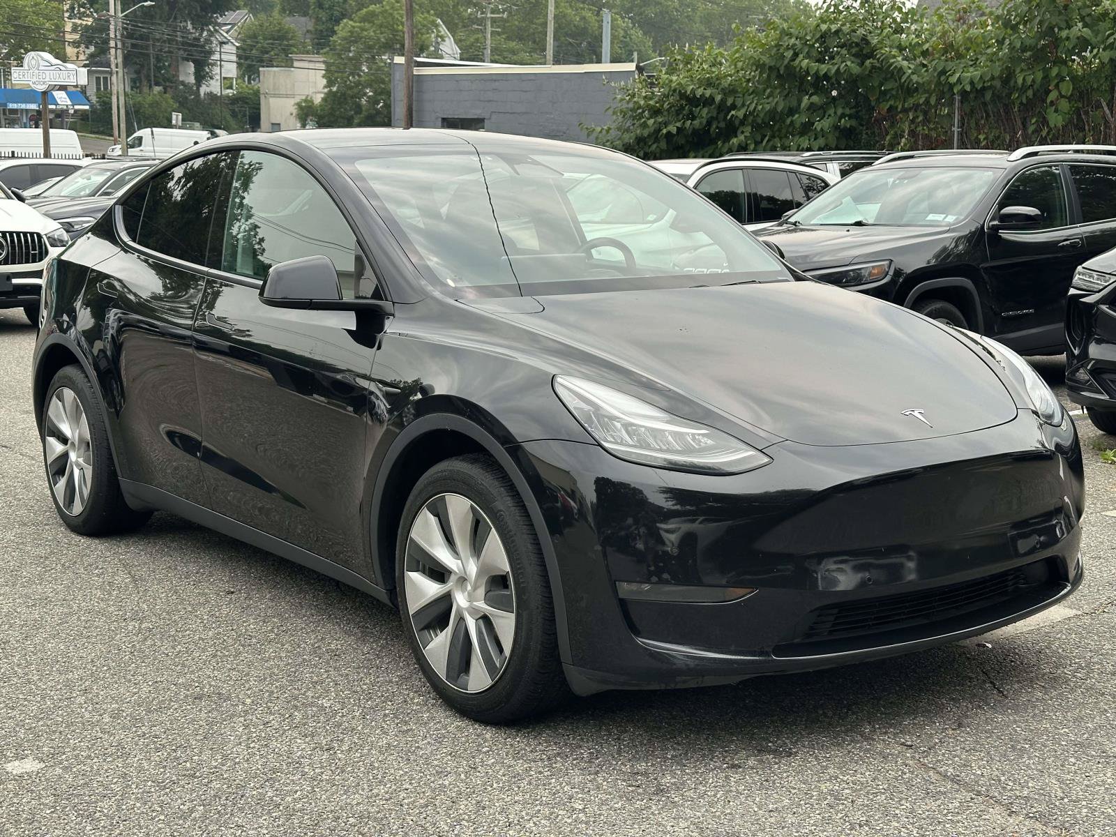 Used 2021 Tesla Model Y Long Range AWD/4WD image 1