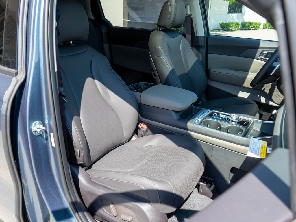 New 2026 Kia Carnival SX image 9