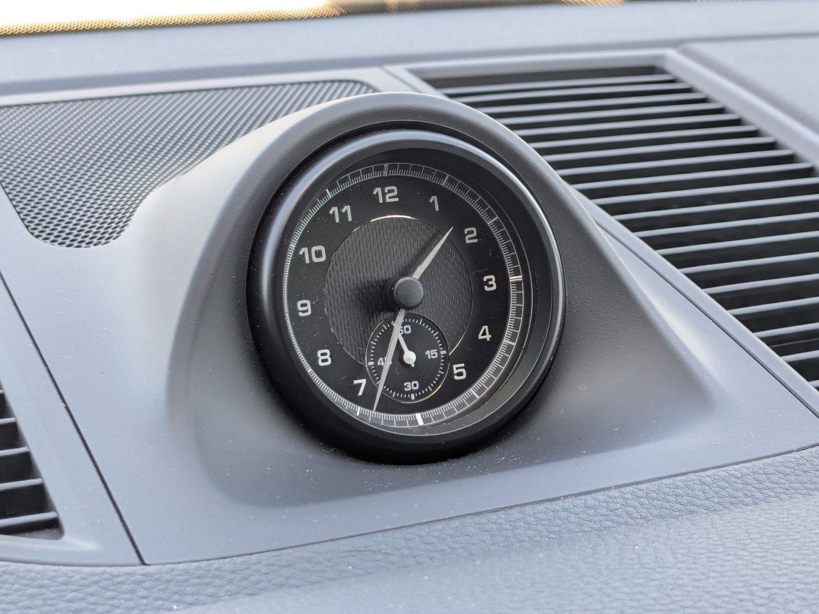 Certified 2025 Porsche Macan image 21