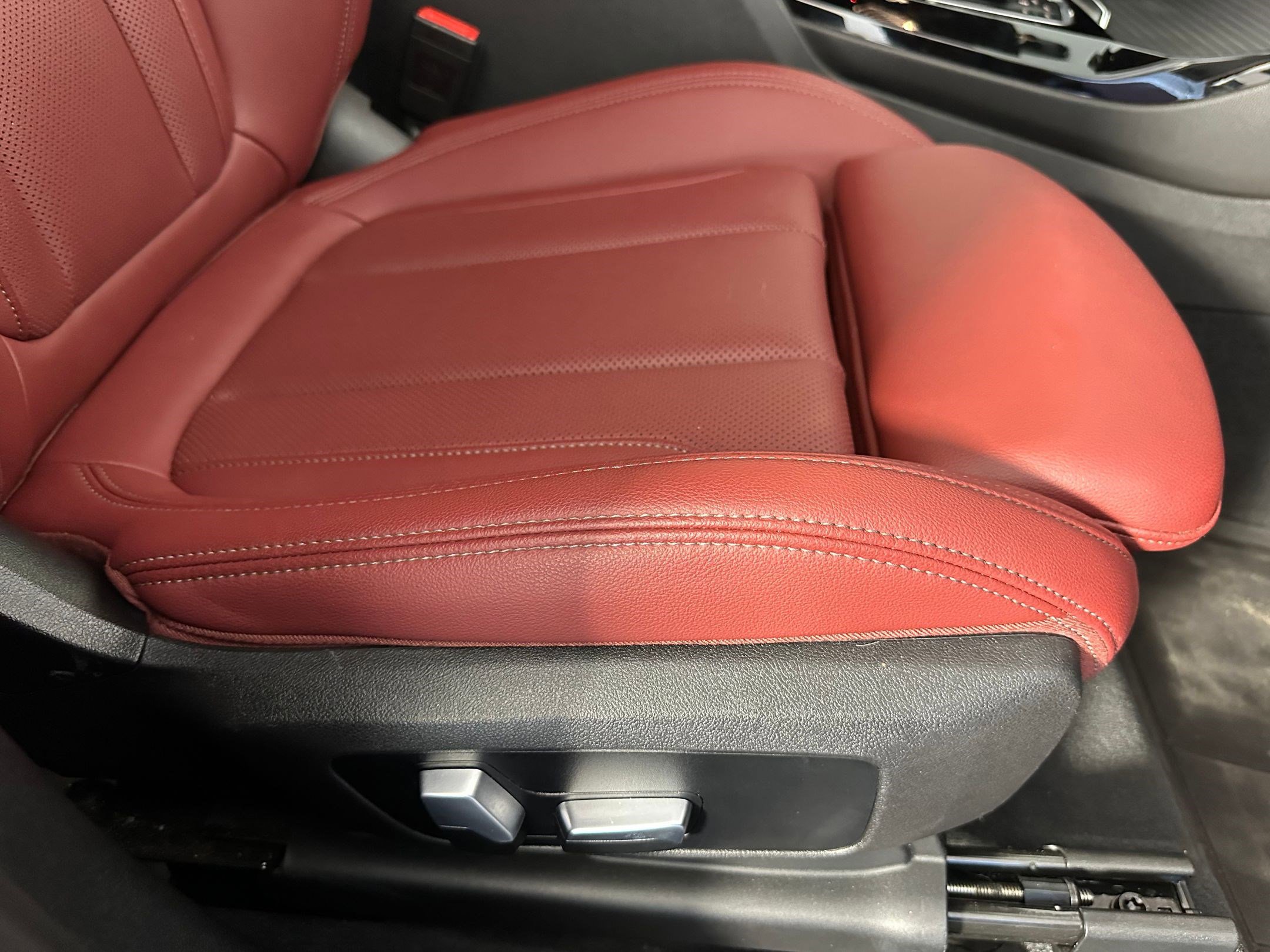 Certified 2023 BMW X3 sDrive30i w/ M Sport Package image 33