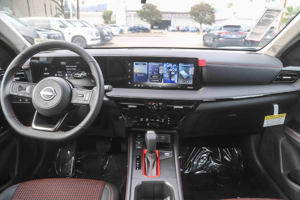 New 2026 Nissan Kicks SR FWD image 14