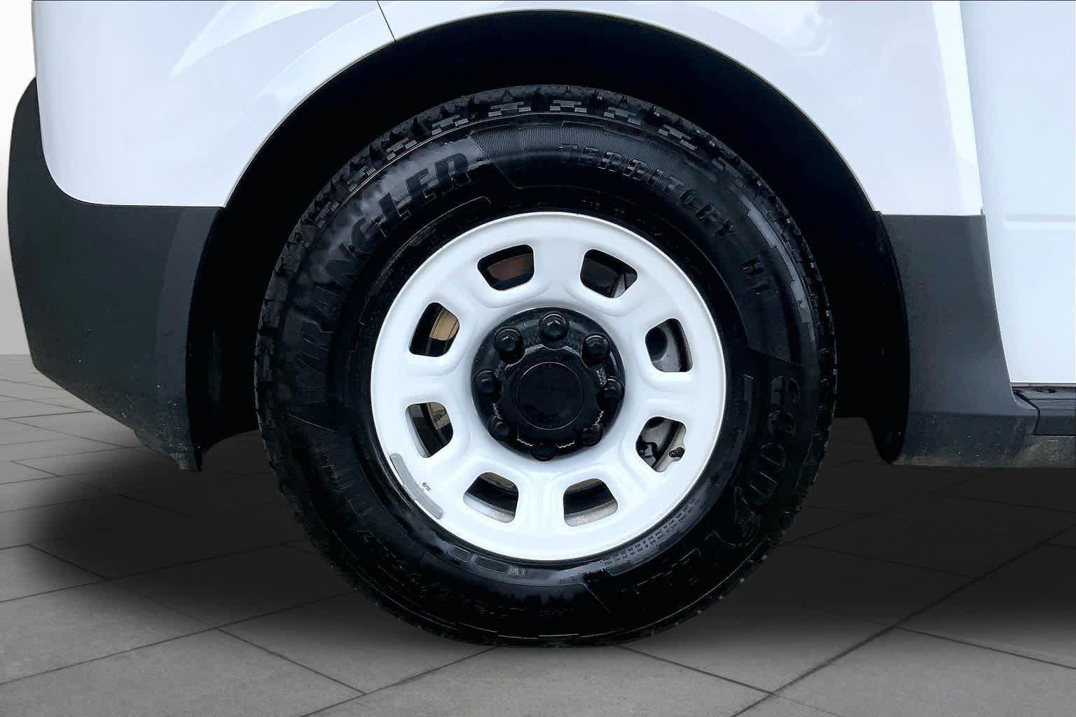 Used 2025 Chevrolet Brightdrop 600 FWD image 9