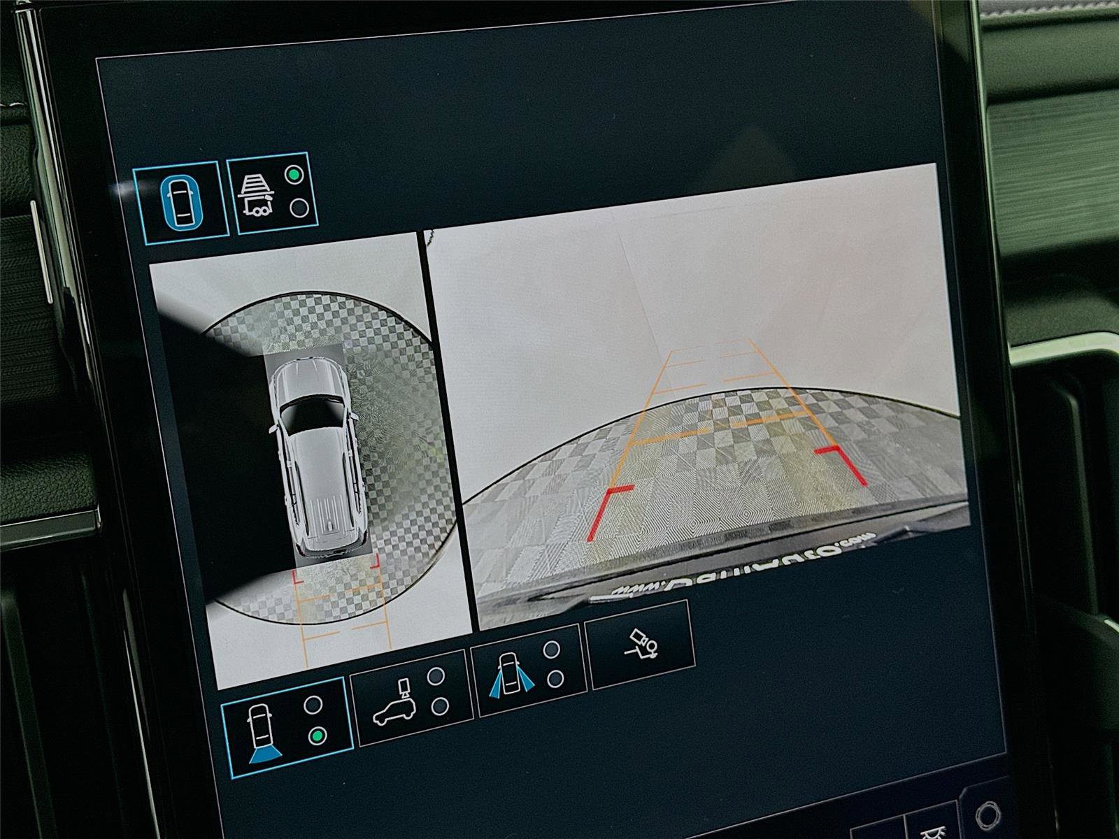 Used 2025 GMC Acadia Elevation image 15