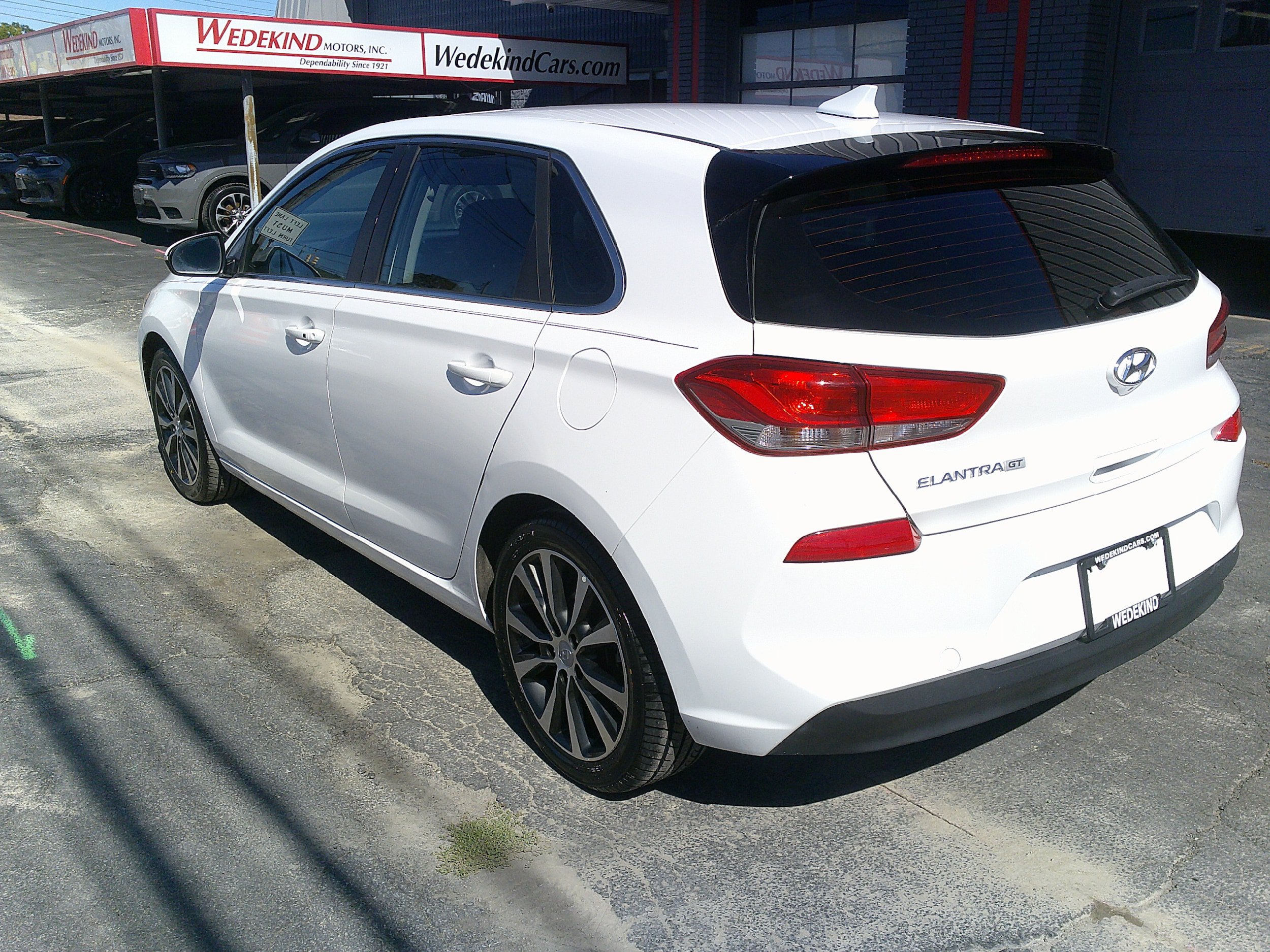Used 2018 Hyundai Elantra GT w/ Style Package 02 FWD image 9