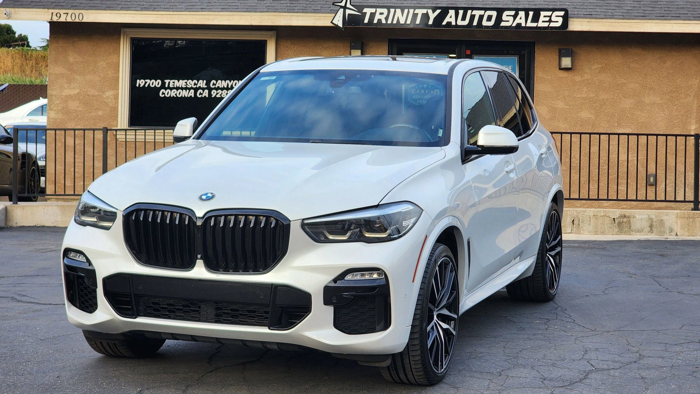 Used 2020 BMW X5 M50i w/ Premium Package image 2