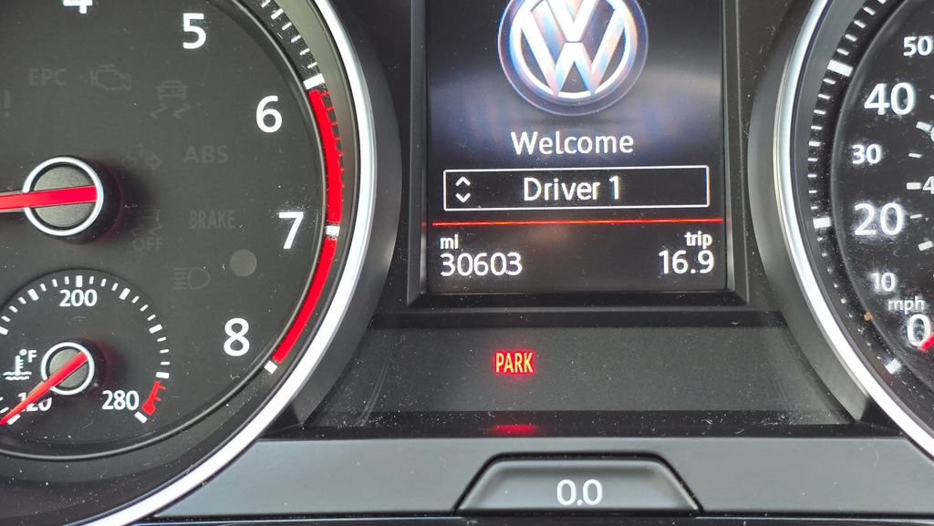 Used 2018 Volkswagen Golf 4-Door FWD image 30