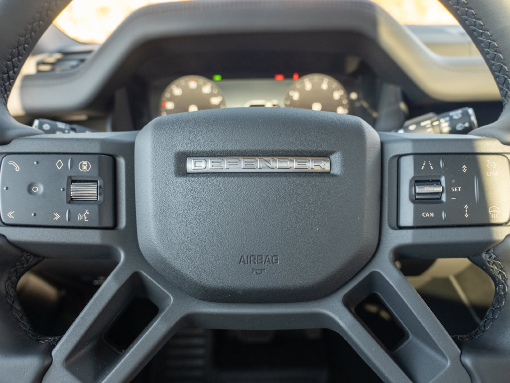 New 2027 Land Rover Defender 110 X-Dynamic SE AWD/4WD image 14