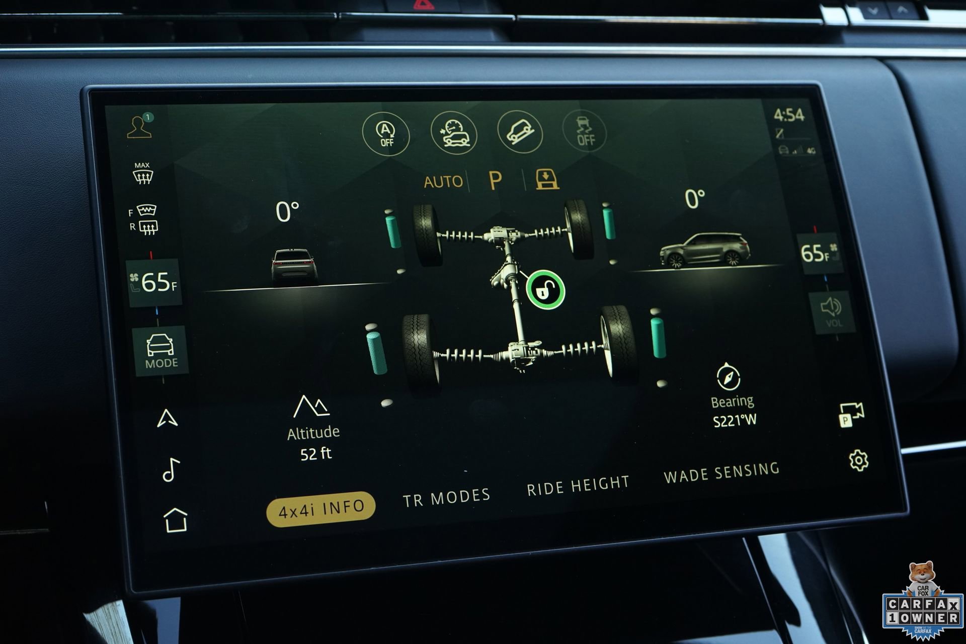 Used 2025 Land Rover Range Rover Sport SE image 18