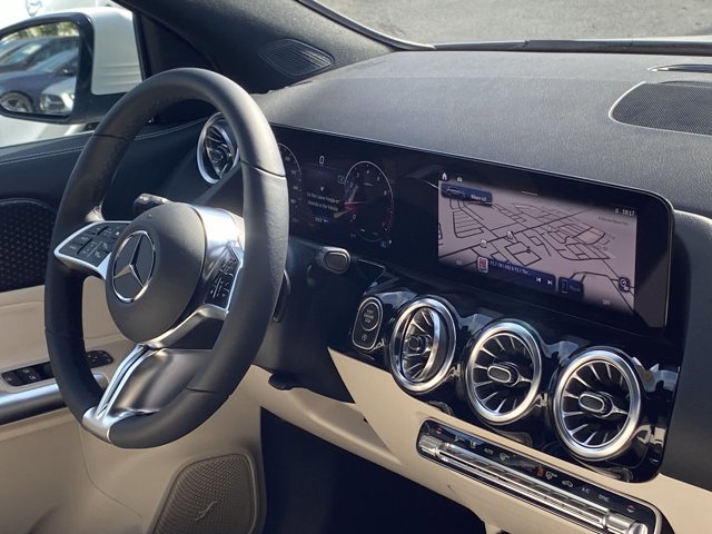 Certified 2025 Mercedes-Benz GLA 250 image 27