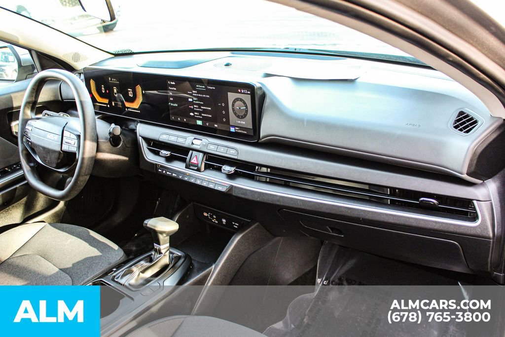 Used 2025 Kia K4 LXS image 23