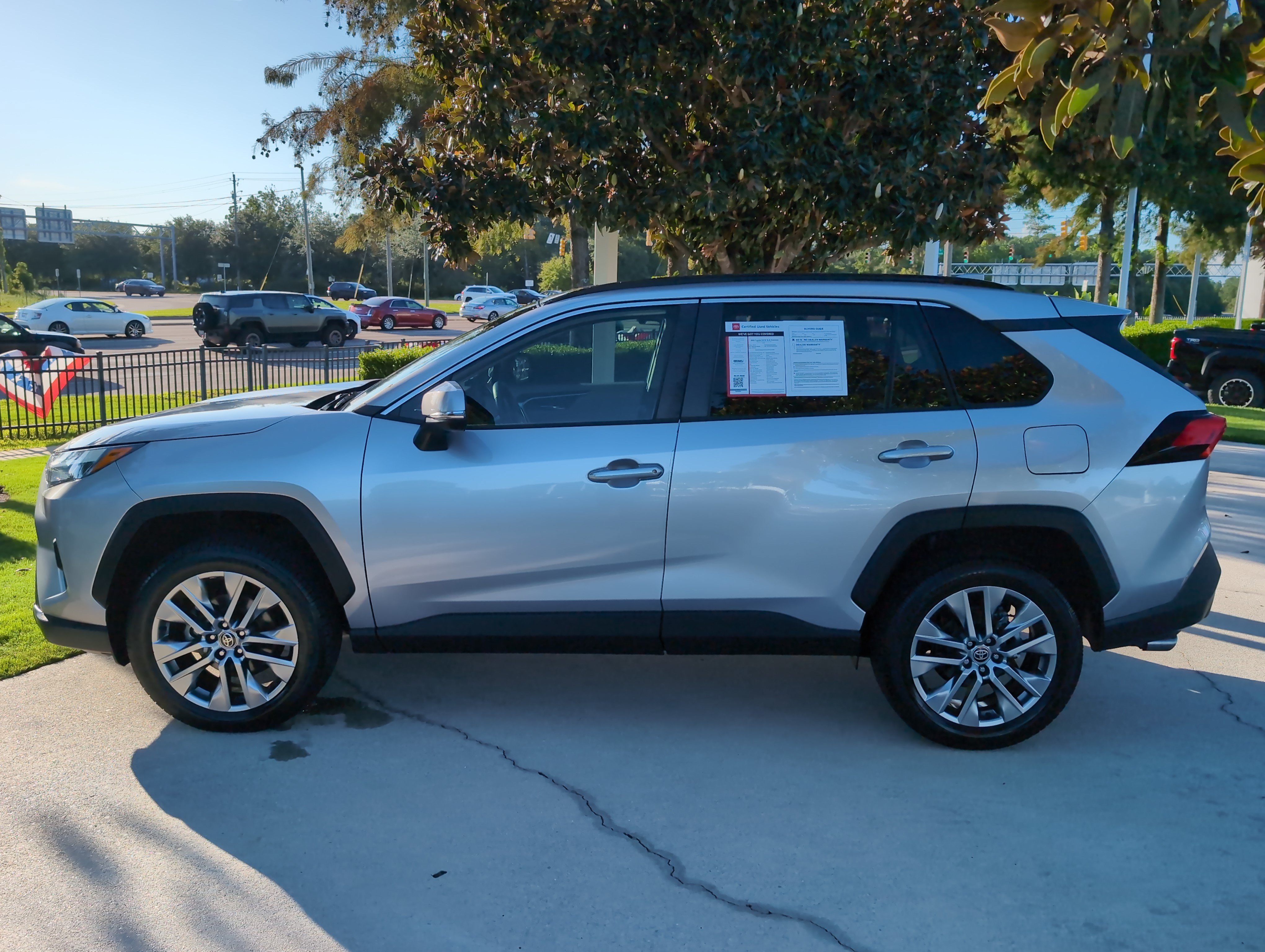 Certified 2022 Toyota RAV4 XLE Premium FWD image 7
