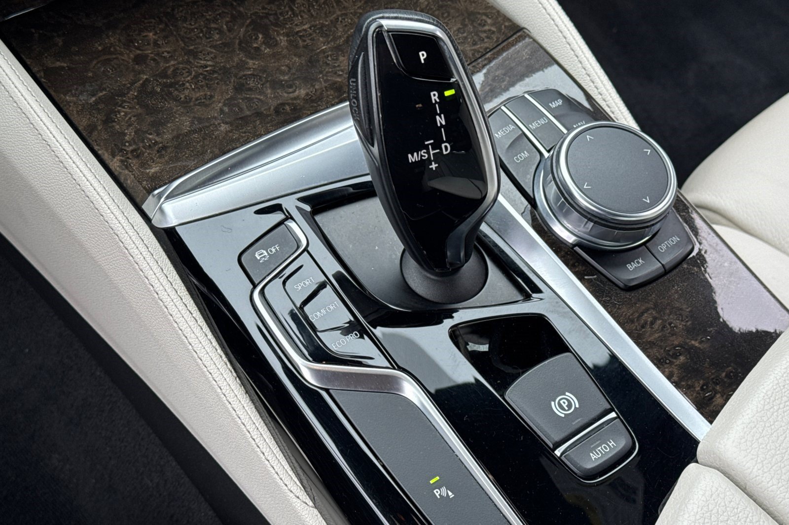 Used 2018 BMW 530i RWD image 17