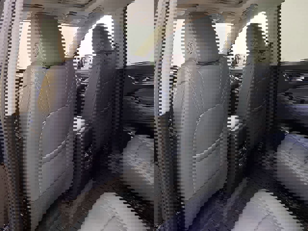 Used 2020 Buick Enclave Premium w/ Sun and Sites Package image 16