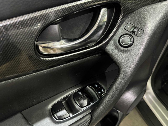 Used 2016 Nissan Rogue SL w/ SL Premium Package image 27