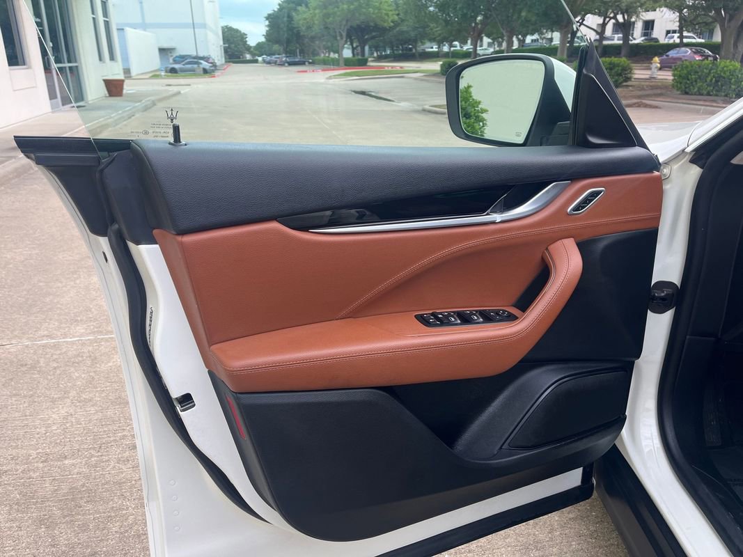 Used 2019 Maserati Levante S AWD/4WD image 13