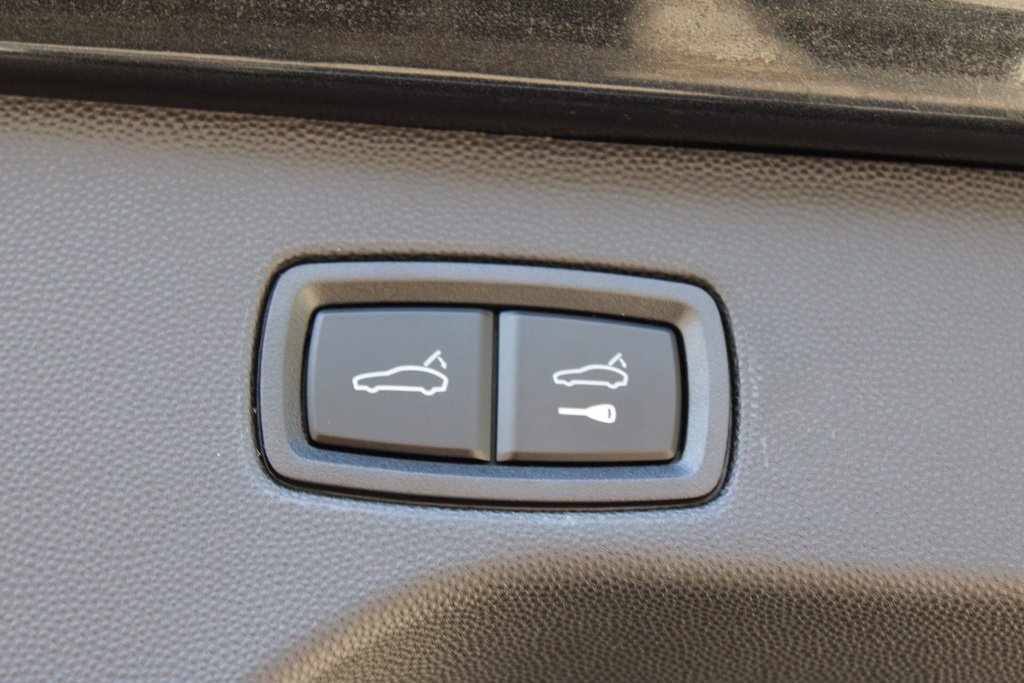 New 2024 Porsche Macan 4 Electric image 38