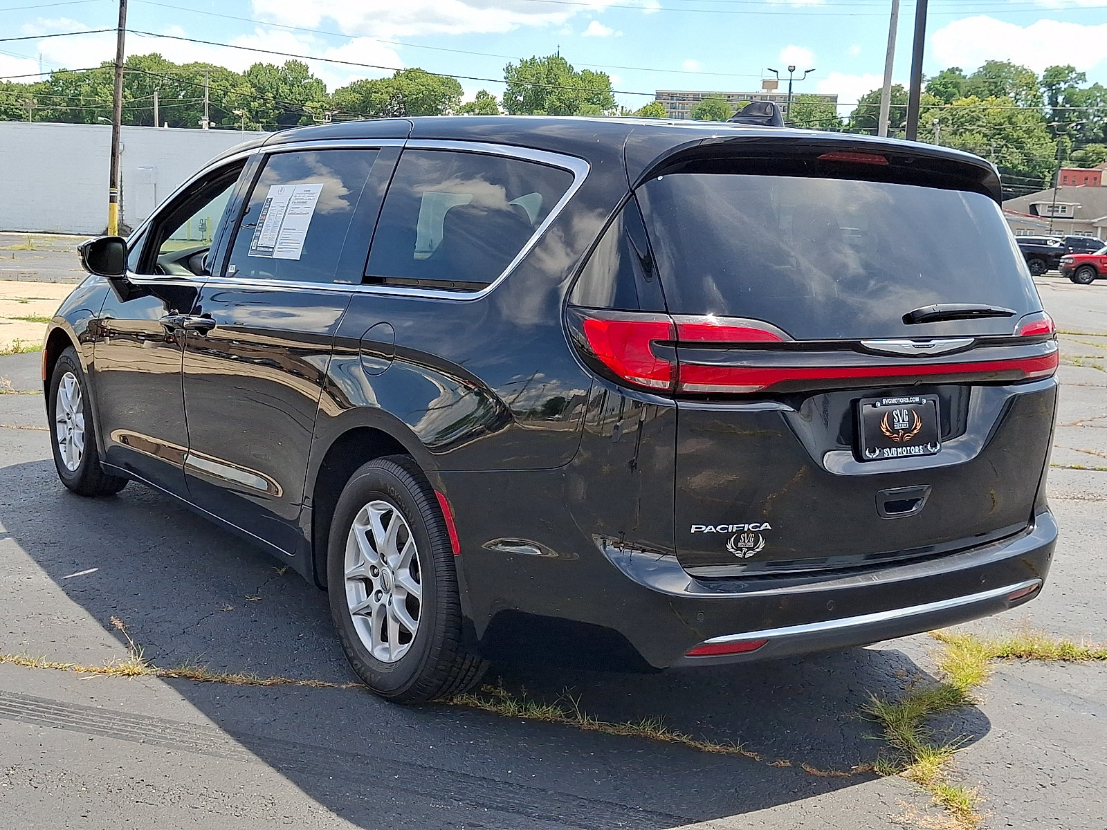 Used 2025 Chrysler Pacifica Select FWD image 28