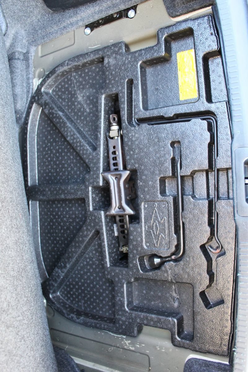 Used 2015 Toyota Camry XLE w/ Moonroof Package FWD image 33